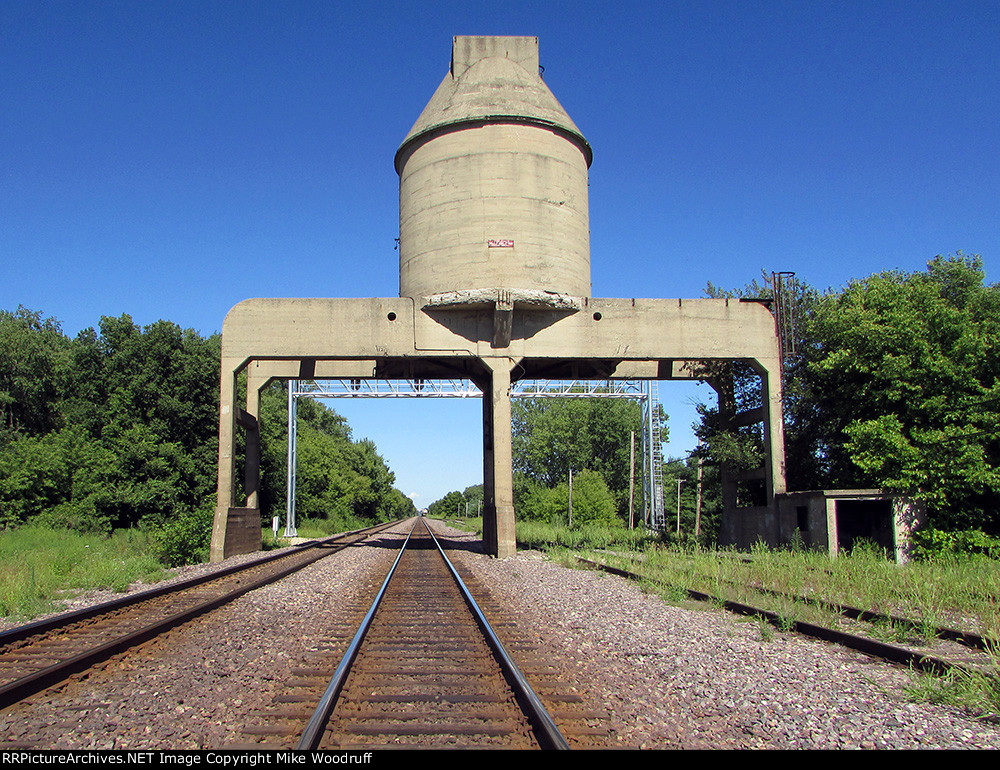 Former C&NW coaling tower